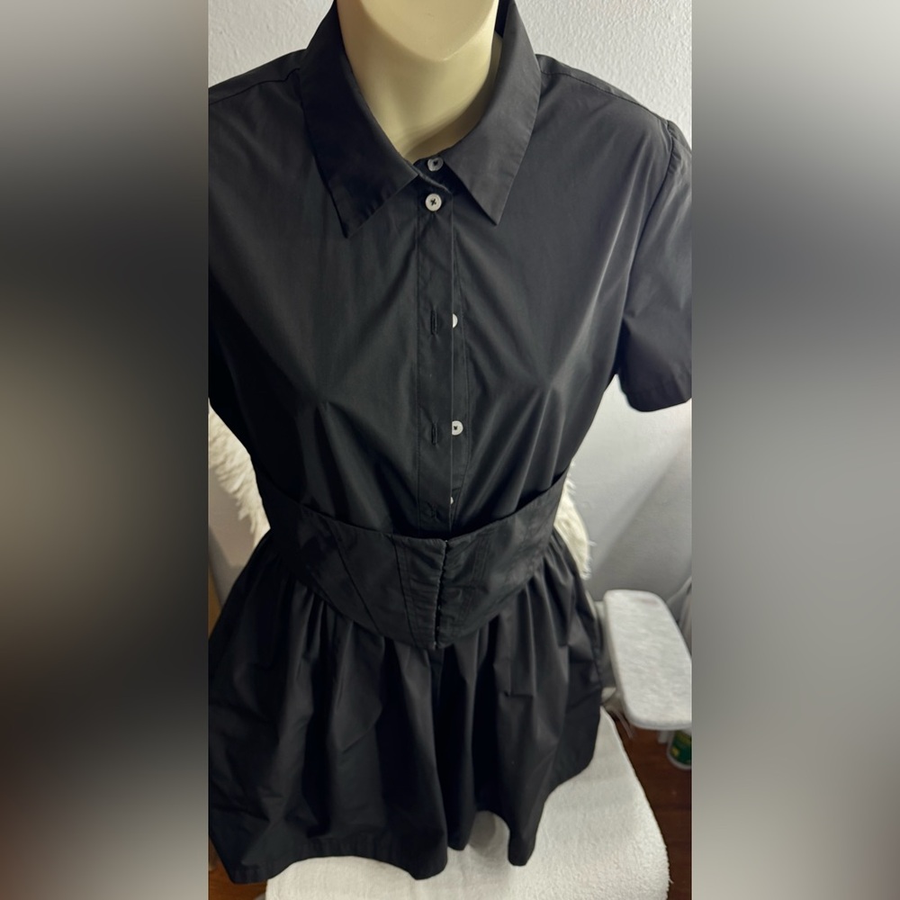 X REVOLVE SASKIA
MINI DRESS
Amanda Uprichard
Small - Picture 3 of 12